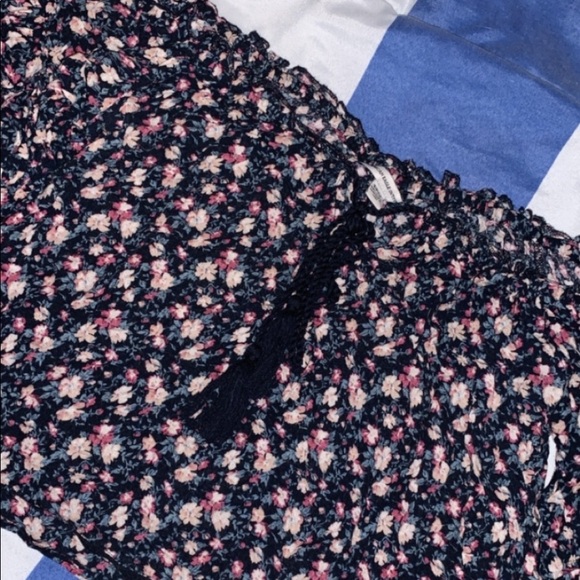 American Eagle floral off the shoulder top - Picture 1 of 4